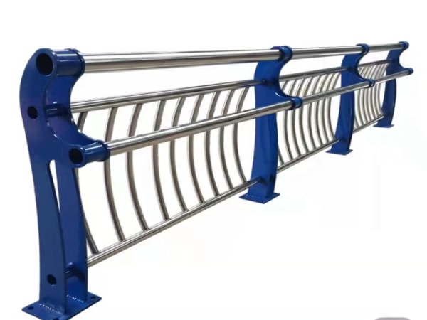 不銹鋼復(fù)合管護(hù)欄